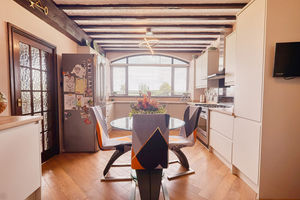 Kitchen- click for photo gallery